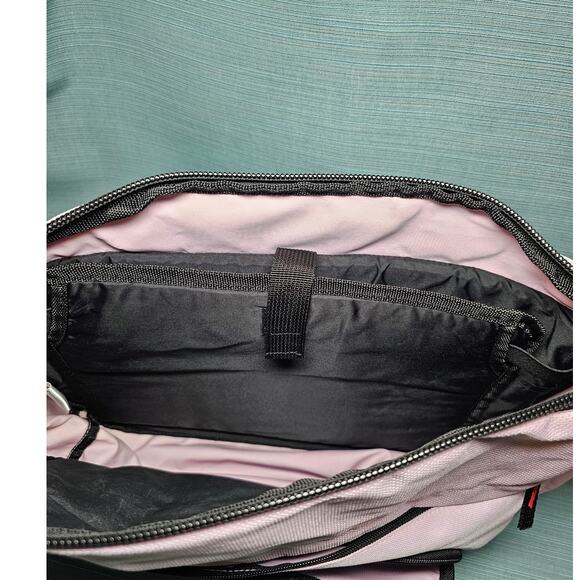 Adidias Messenger Bag Gray Strap EUC - Picture 4 of 6